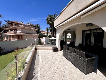 Fantastische villa op 50 meter van het strand van Zenia - Lotus Properties