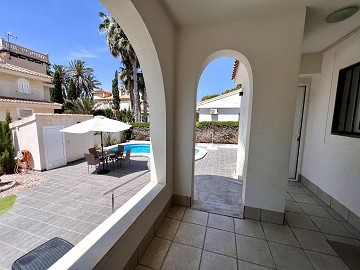 Fantastische villa op 50 meter van het strand van Zenia - Lotus Properties