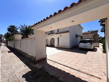 Fantastische villa op 50 meter van het strand van Zenia - Lotus Properties