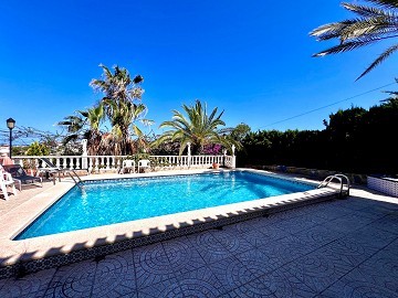 Vacker villa i Los Balcones, Torrevieja - Lotus Properties