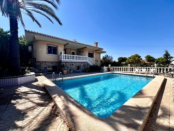 Vacker-villa en Los Balcones, Torrevieja - Lotus Properties