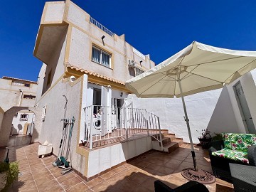 BONITO ADOSADO EN LA FLORIDA - ORIHUELA COSTA - Lotus Properties