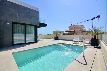 Última villa en Los Altos con piscina y garaje. - Lotus Properties