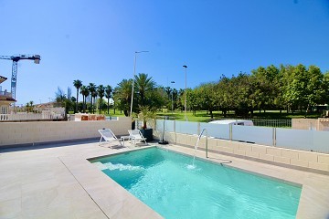 Última villa en Los Altos con piscina y garaje. - Lotus Properties