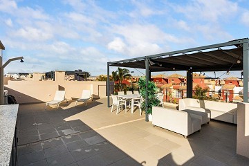 Penthouse in HIGUERICAS COSTA met 3 slaapkamers en 2 badkamers op slechts 250 meter van het strand - Lotus Properties