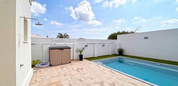 FANTASTISK RENOVERAD FRISTÅENDE VILLA I SAN LUIS - TORREVIEJA - Lotus Properties