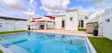 FANTASTISK RENOVERAD FRISTÅENDE VILLA I SAN LUIS - TORREVIEJA - Lotus Properties