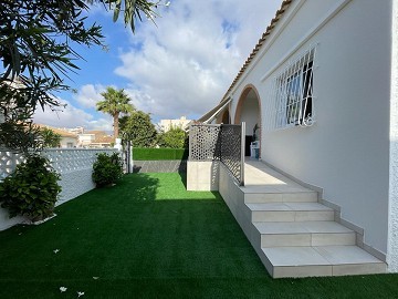 Moderna casa adosada reformada en Nueva Torrevieja - Lotus Properties