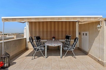 Topfloor in cozy Bravomar 7 with roof terrace and large balcony! - Lotus Properties