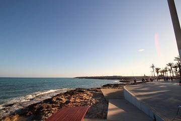 Nieuwe appartementen op 100 m van het strand van Los Locos - Torrevieja - Lotus Properties