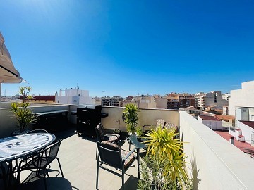 South west facing penthouse with large balcony & private roof terrace in new condition - Central Torrevieja - Lotus Properties