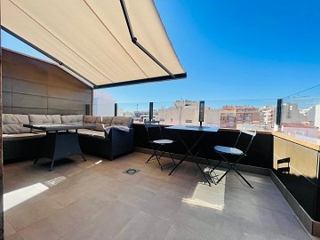 Penthouse op het zuiden met groot balkon en privé dakterras in nieuwe staat - Centraal Torrevieja - Lotus Properties