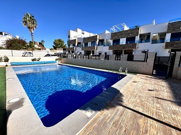 Preciosa casa adosada en Villamartin: la casa de tus sueños te espera - Lotus Properties