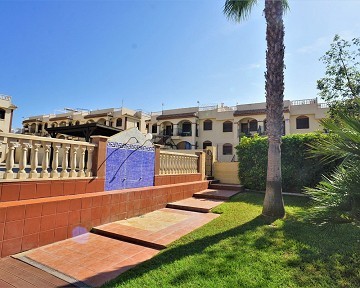 Takvåning med havsutsikt i Arco Mediterraneo IX - Torrevieja - Lotus Properties