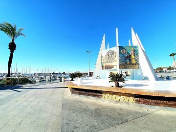 ÁTICO CON VISTAS AL MAR - CENTRO DE TORREVIEJA - Lotus Properties