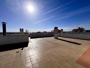 ÁTICO CON VISTAS AL MAR - CENTRO DE TORREVIEJA - Lotus Properties