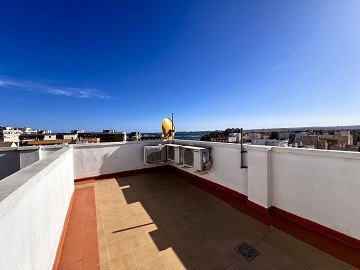 ÁTICO CON VISTAS AL MAR - CENTRO DE TORREVIEJA - Lotus Properties