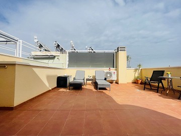 Topfloor in sought-after Urb. Altos de la Bahia XI with roof terrace and sea view! - Lotus Properties