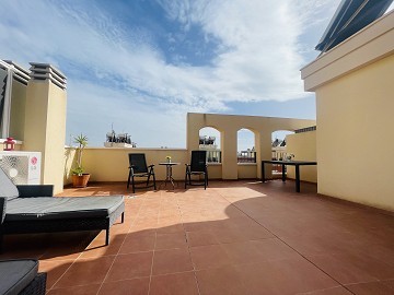 Topfloor in sought-after Urb. Altos de la Bahia XI with roof terrace and sea view! - Lotus Properties