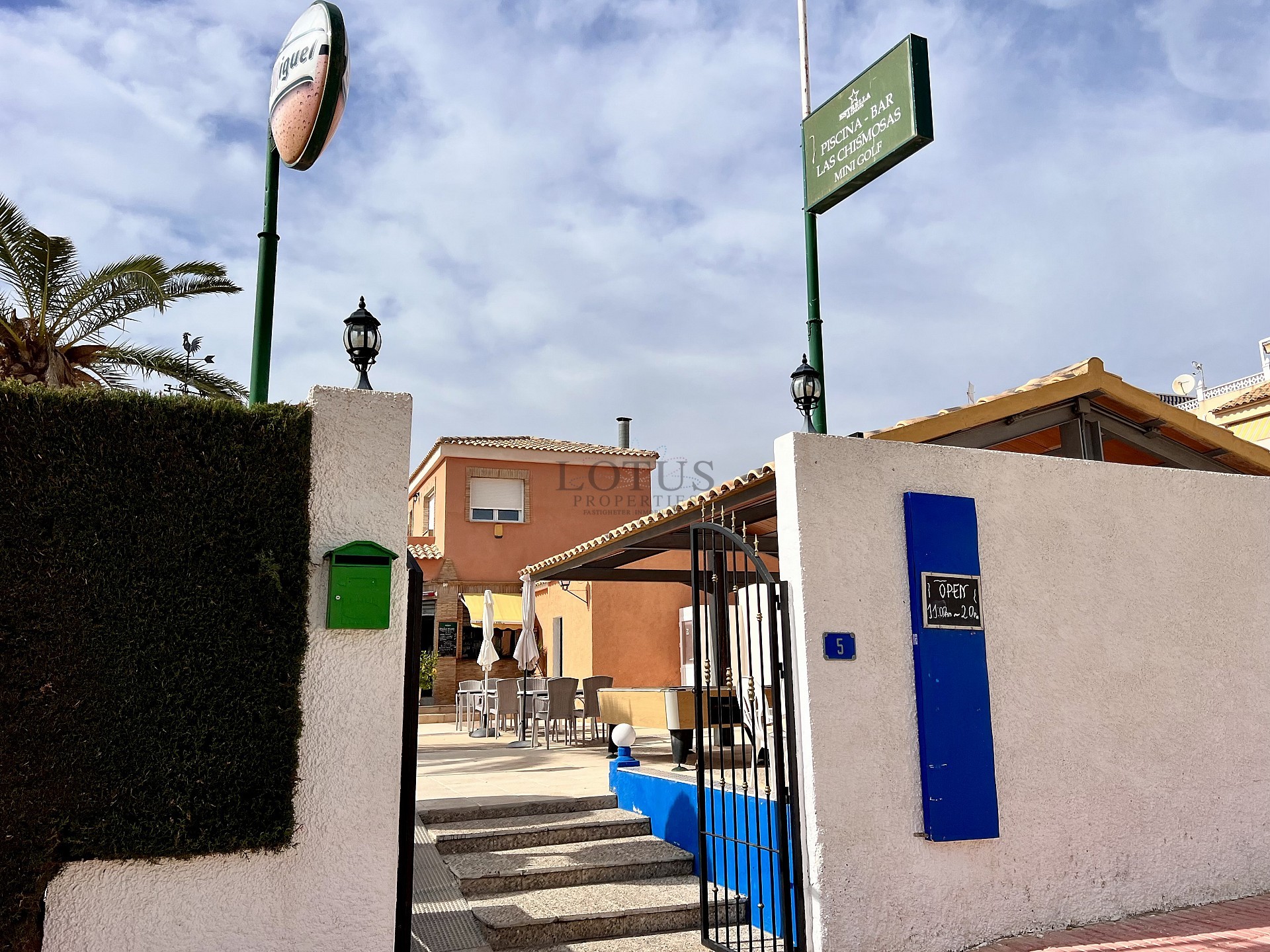 дом с частным солярием районе Ла Флорида. - Lotus Properties