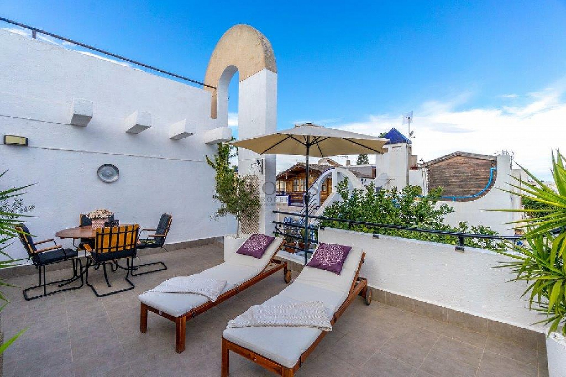 Super nice renovated terraced house in Urb. Doňa Inės with roof terrace and garden - Lotus Properties