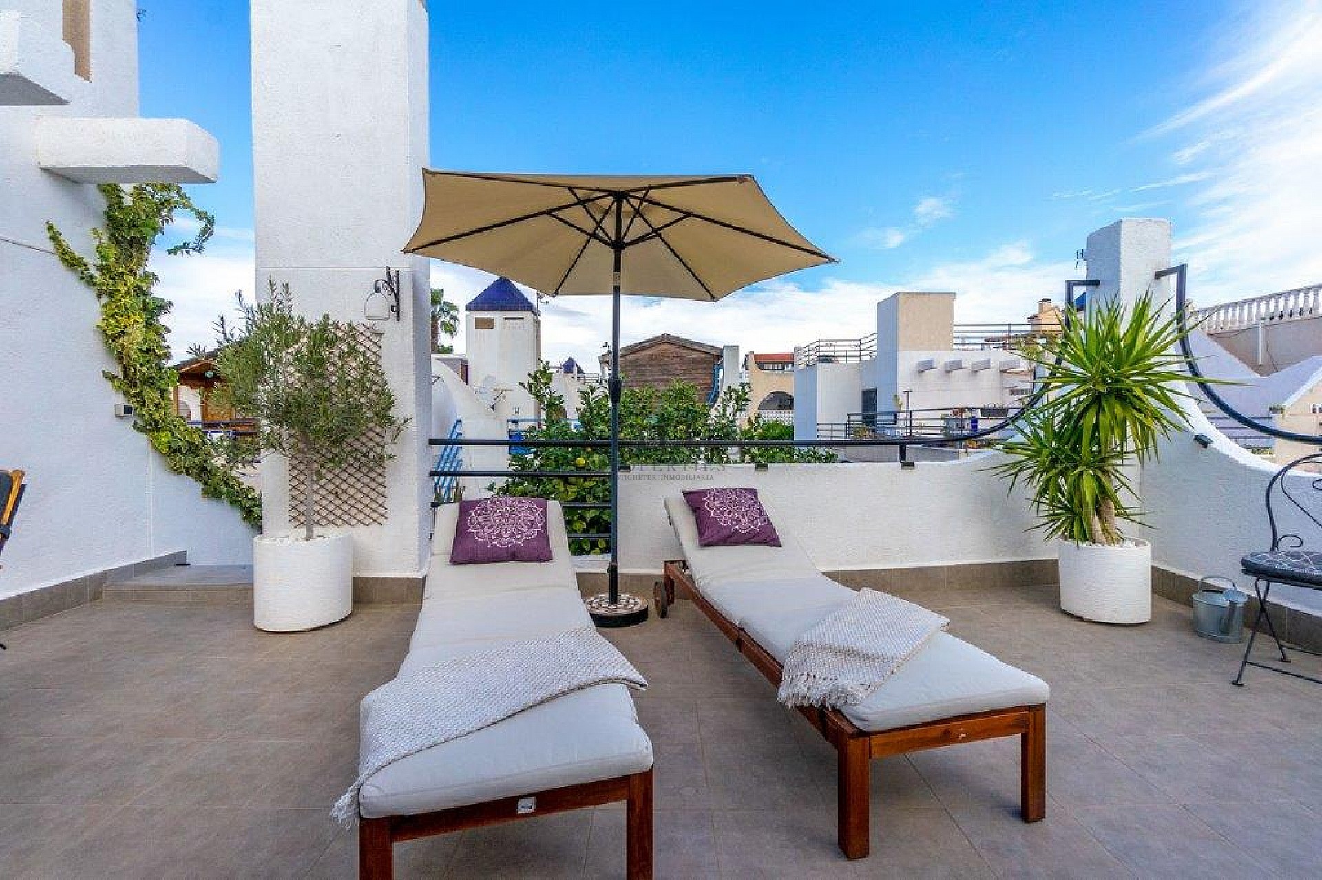 Super nice renovated terraced house in Urb. Doňa Inės with roof terrace and garden - Lotus Properties