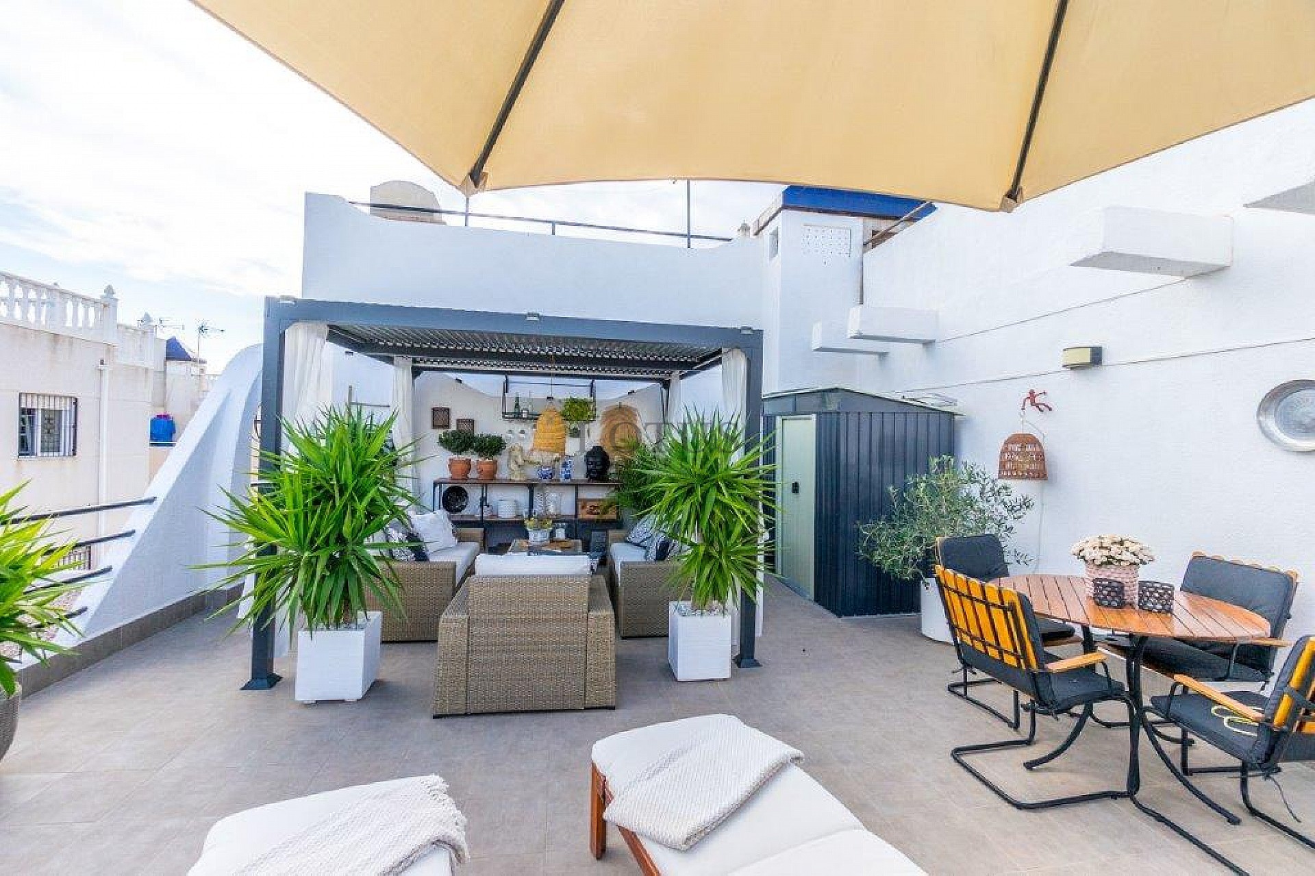 Super nice renovated terraced house in Urb. Doňa Inės with roof terrace and garden - Lotus Properties