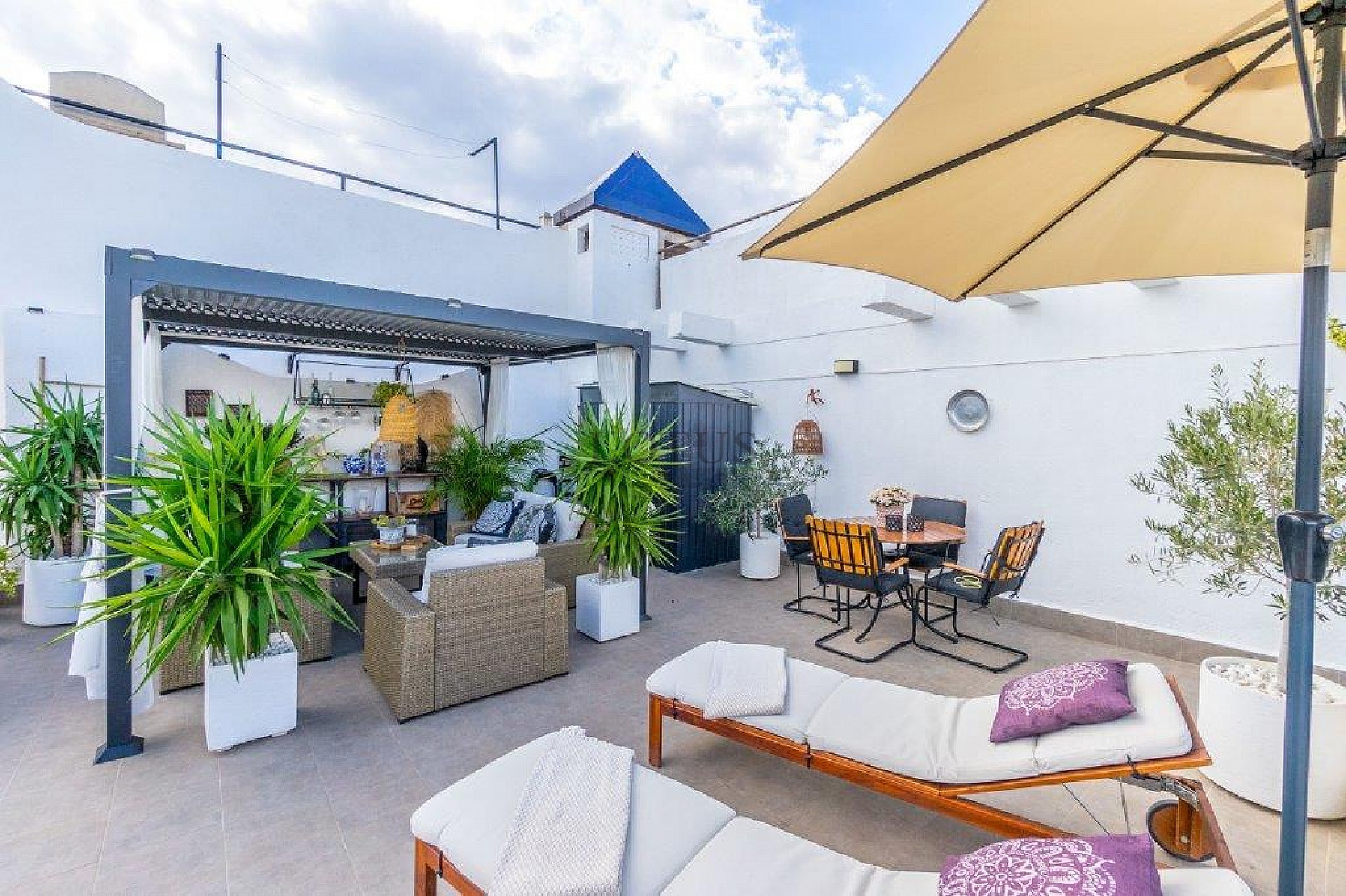 Super nice renovated terraced house in Urb. Doňa Inės with roof terrace and garden - Lotus Properties