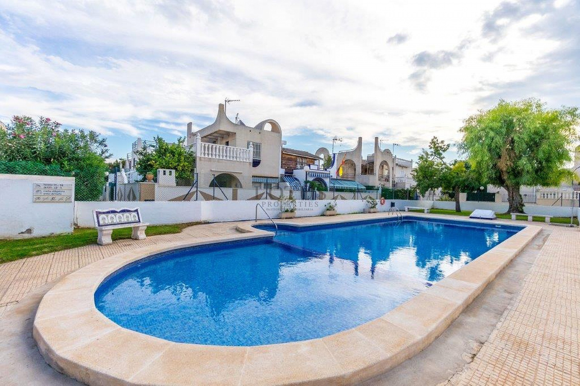 Super nice renovated terraced house in Urb. Doňa Inės with roof terrace and garden - Lotus Properties