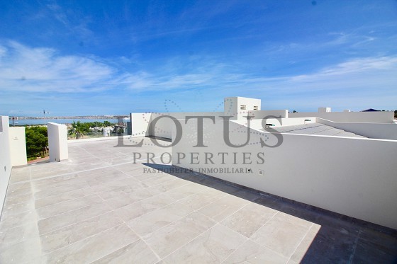 Mark & Takvåningar med 3 Sovrum - Torrevieja - Lotus Properties