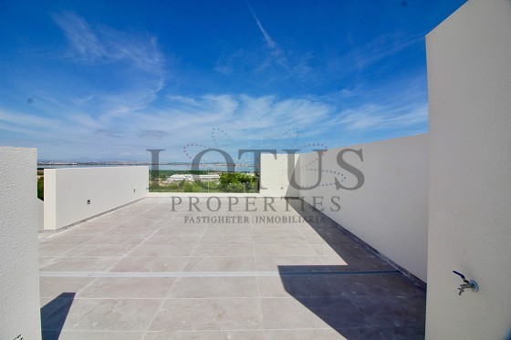 Mark & Takvåningar med 3 Sovrum - Torrevieja - Lotus Properties