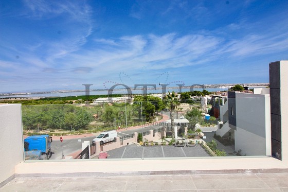 Mark & Takvåningar med 3 Sovrum - Torrevieja - Lotus Properties