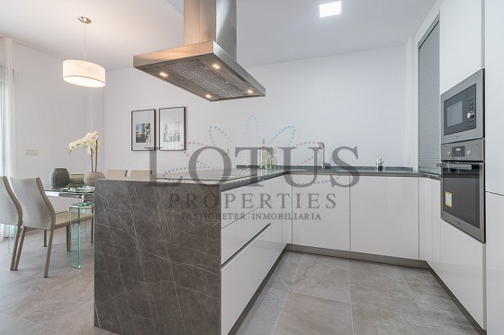 Mark & Takvåningar med 3 Sovrum - Torrevieja - Lotus Properties