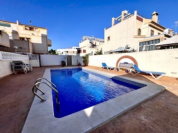 VACKERT RADHUS  ORIHUELA COSTA - Lotus Properties