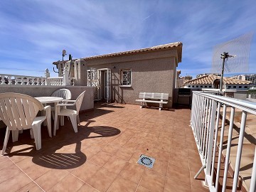 Bungalow de planta alta con vistas al mar en Altos de la Bahia, Torrevieja - Lotus Properties