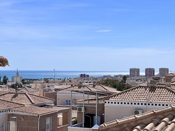 Bungalow de planta alta con vistas al mar en Altos de la Bahia, Torrevieja - Lotus Properties