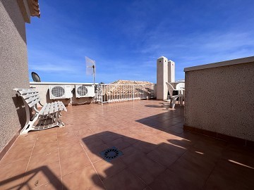 Bungalow de planta alta con vistas al mar en Altos de la Bahia, Torrevieja - Lotus Properties