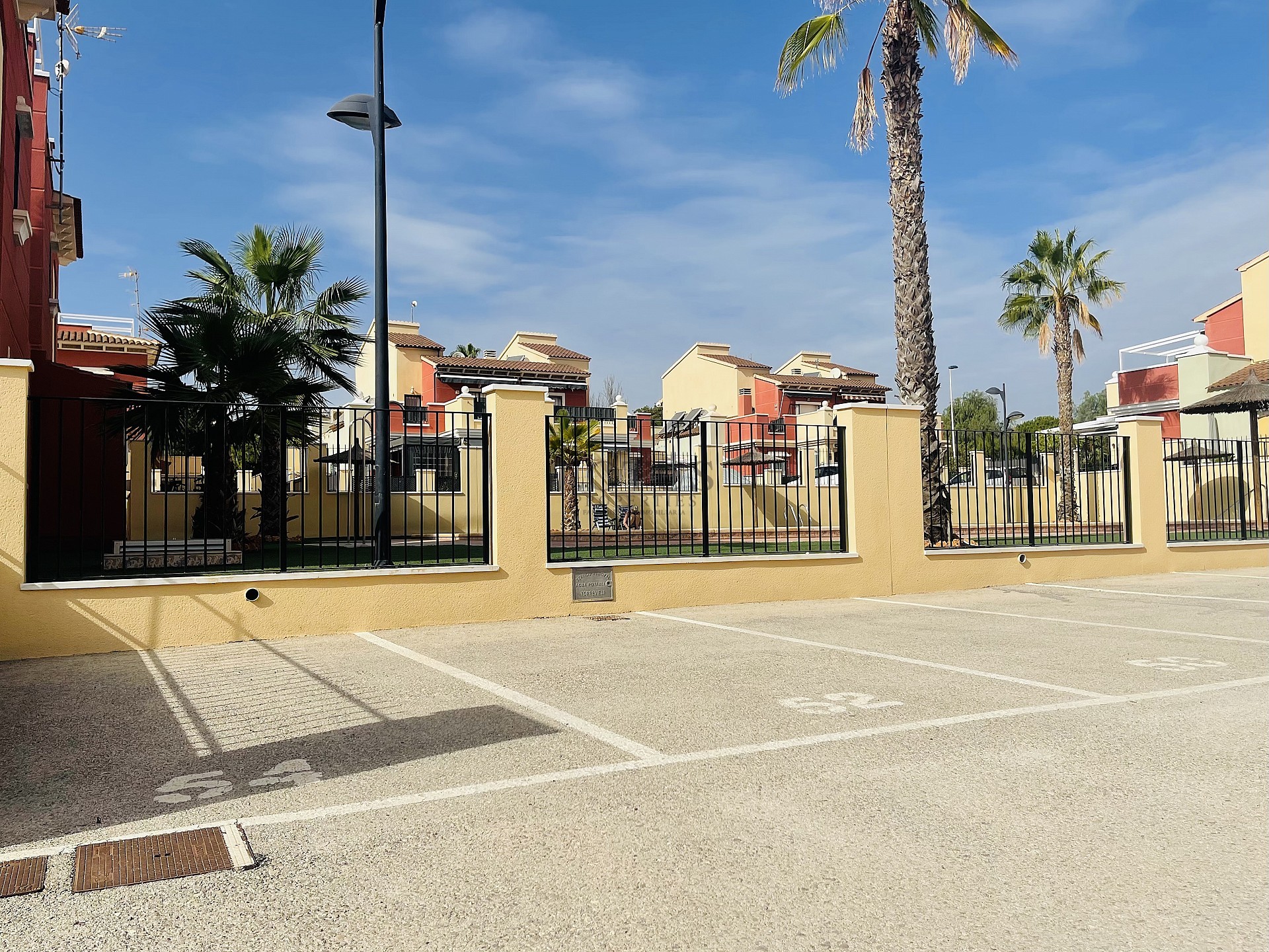 Takvåning i eftertraktade Urb. Altos de la Bahia XI med takterrass och poolutsikt!! - Lotus Properties