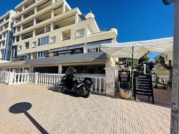 Ático en cotizada Urb. ¡Altos de la Bahía XI con azotea y vista al mar! - Lotus Properties