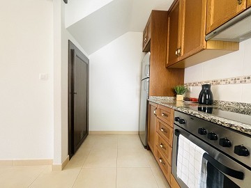 Ático en cotizada Urb. ¡Altos de la Bahía XI con azotea y vista al mar! - Lotus Properties