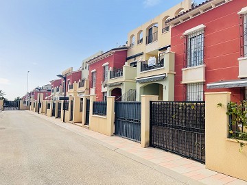 Ático en cotizada Urb. ¡Altos de la Bahía XI con azotea y vista al mar! - Lotus Properties