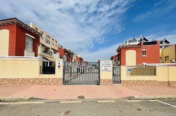 Ático en cotizada Urb. ¡Altos de la Bahía XI con azotea y vista al mar! - Lotus Properties