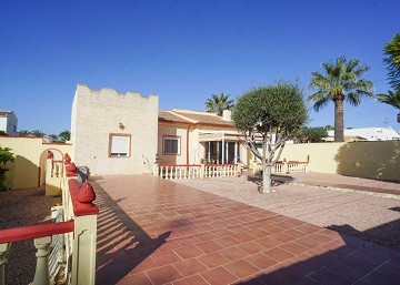 Beautiful 3 bedrooms villa with private pool in San Luis - Lotus Properties