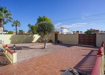 Beautiful 3 bedrooms villa with private pool in San Luis - Lotus Properties