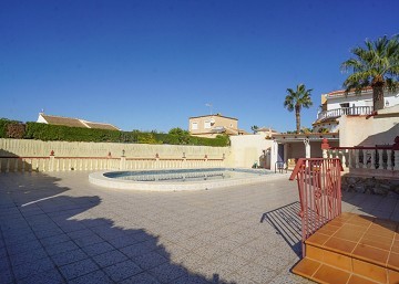 Beautiful 3 bedrooms villa with private pool in San Luis - Lotus Properties