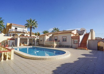 Beautiful 3 bedrooms villa with private pool in San Luis - Lotus Properties