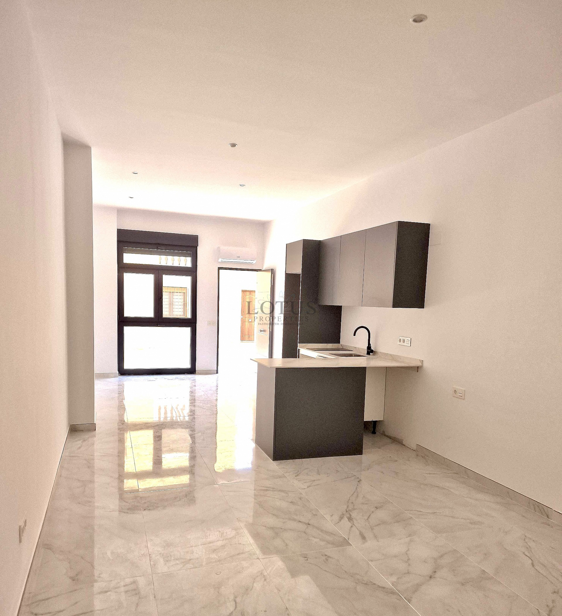 Nybyggda ettor vid La Mata stranden  - Lotus Properties