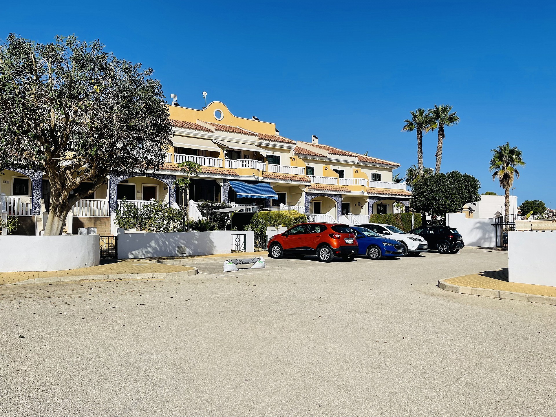 Radhus i vackra Residencial Albamar i Ciudad Quesada - Lotus Properties