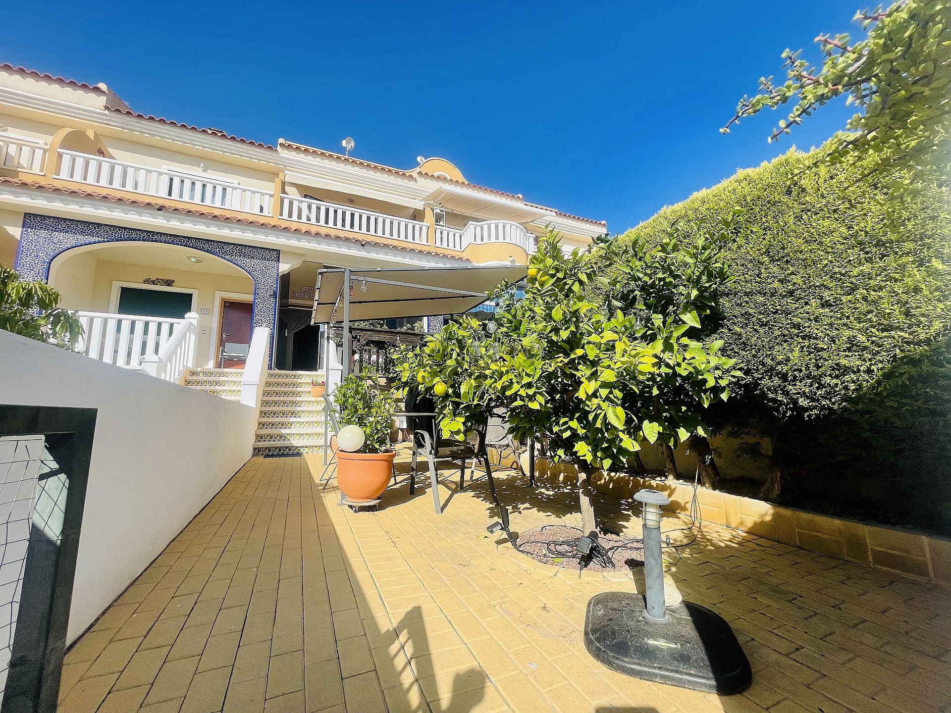 Radhus i vackra Residencial Albamar i Ciudad Quesada - Lotus Properties