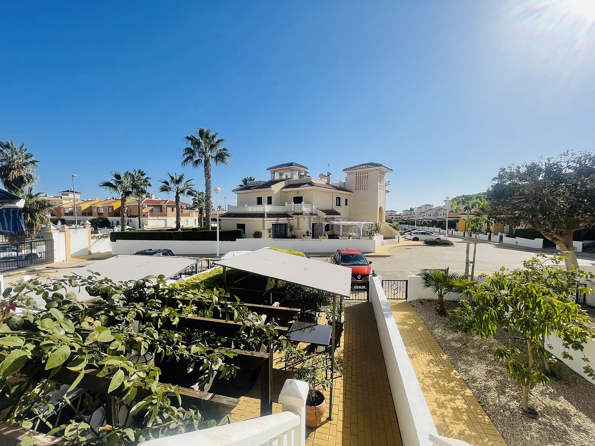 Radhus i vackra Residencial Albamar i Ciudad Quesada - Lotus Properties